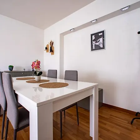 Apartamento Fair 2 Min - Private Parking *