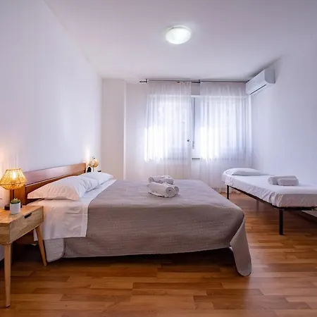 Fair 2 Min - Private Parking Apartment Verona